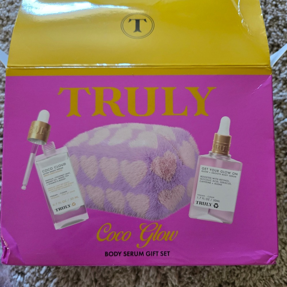Truly Coco Glow Body Serum Gift Set Womens OS Pink Purple New Retinol Shave Bag - Picture 2 of 6